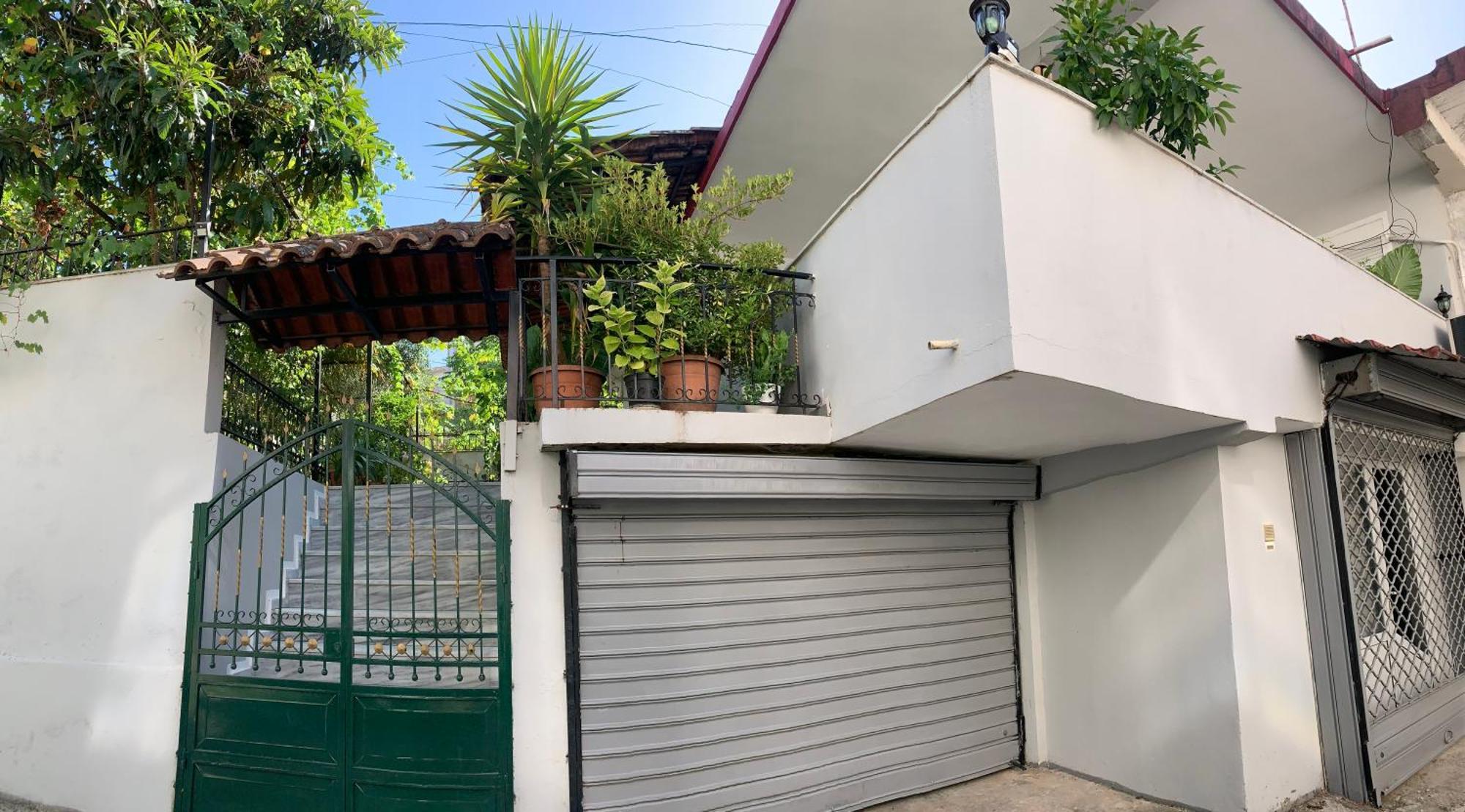 Christina'S House With 2 Bedrooms And Free Parking จีโรคาสเตอร์ ภายนอก รูปภาพ